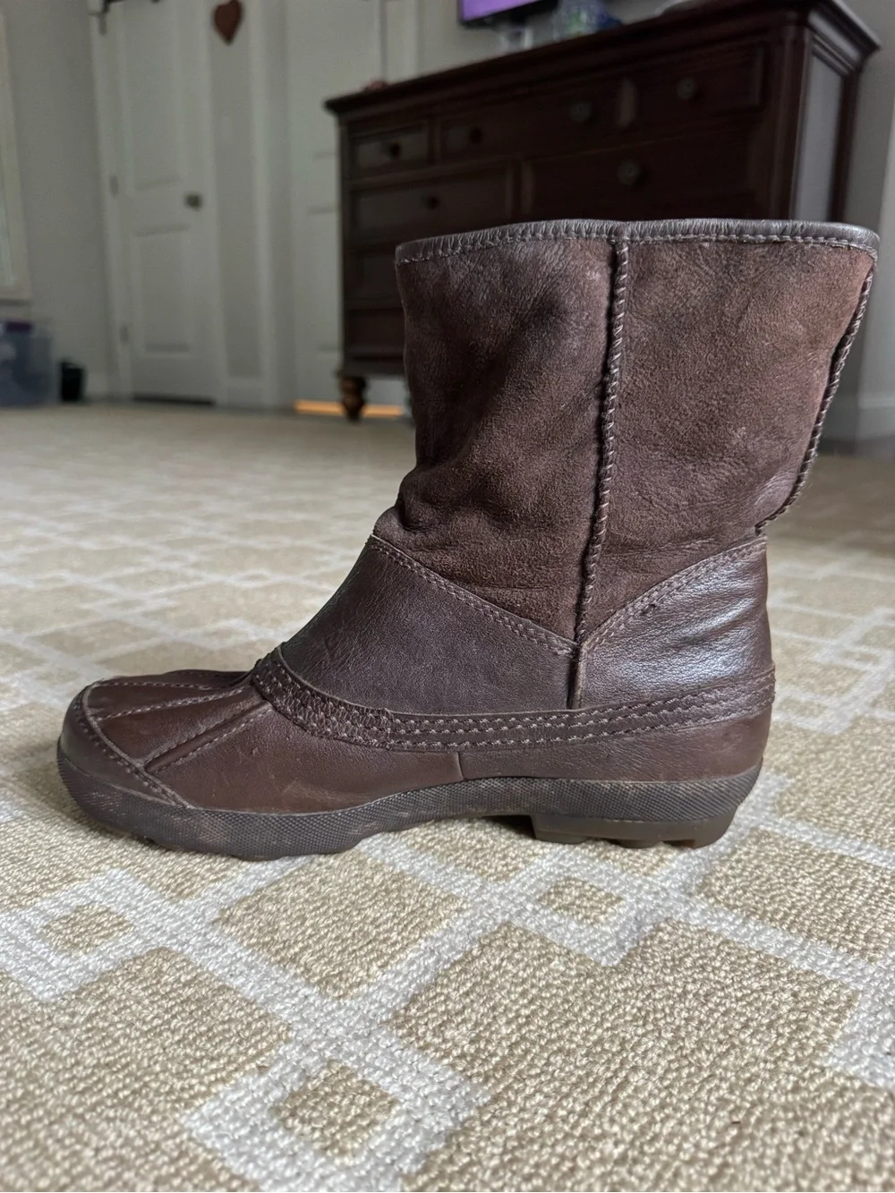UGG Bridgeport Waterproof Leather Duck Boots Shearling Interior Brown 9